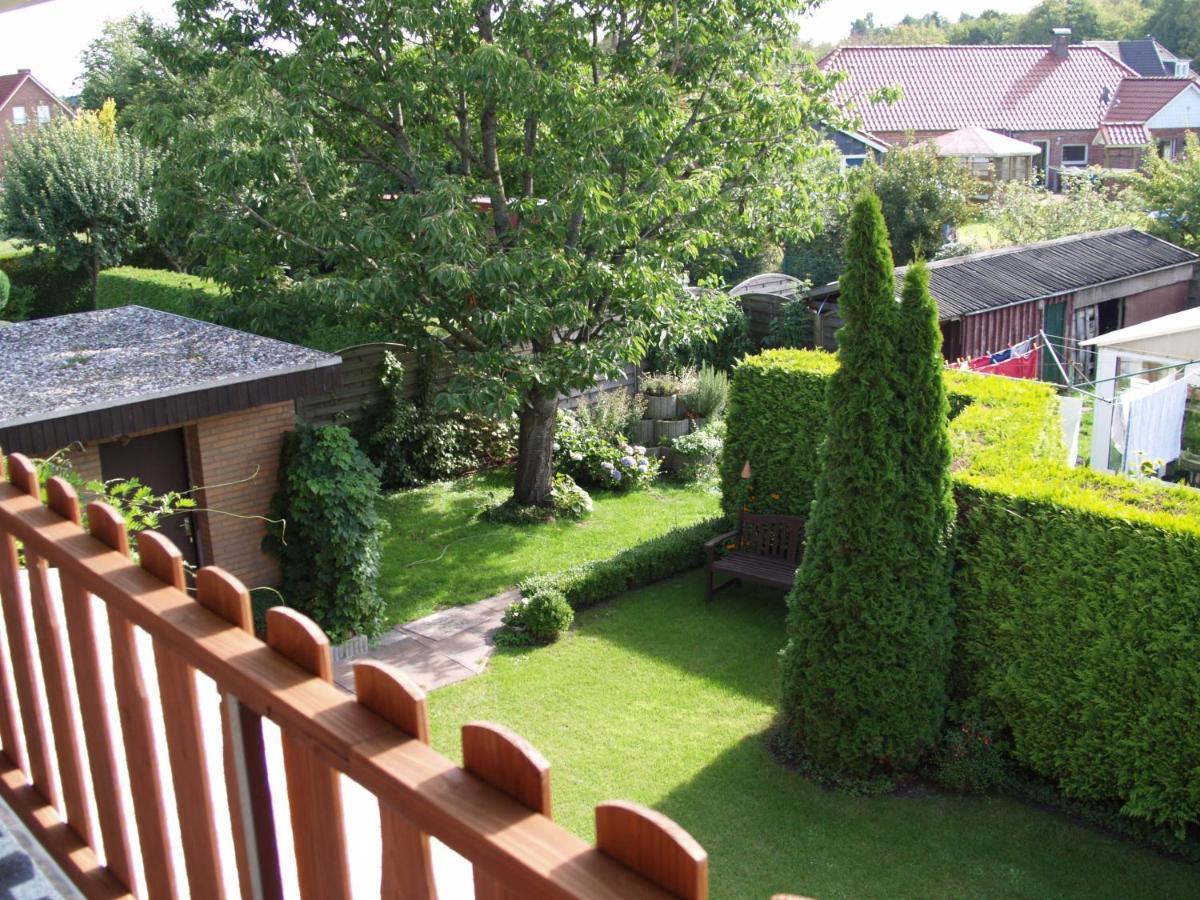 Ferienwohnung Mona, 65314 Moormerland エクステリア 写真