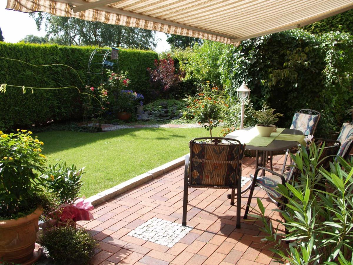 Ferienwohnung Mona, 65314 Moormerland エクステリア 写真
